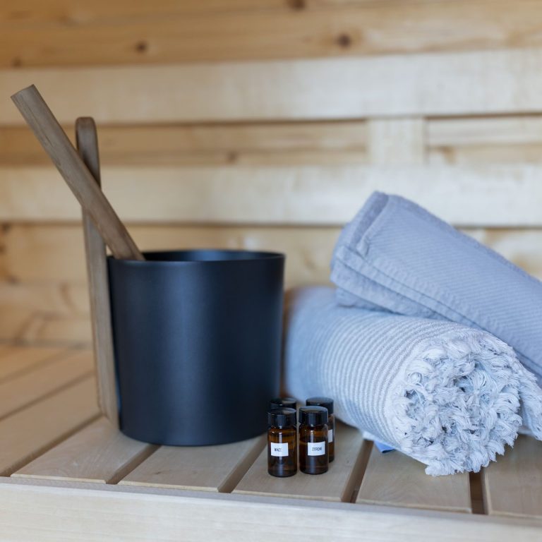 Gartencharlet Design-Ferienhaus mit privater Sauna & Whirlpool in Bayern – WolkenGuckerei