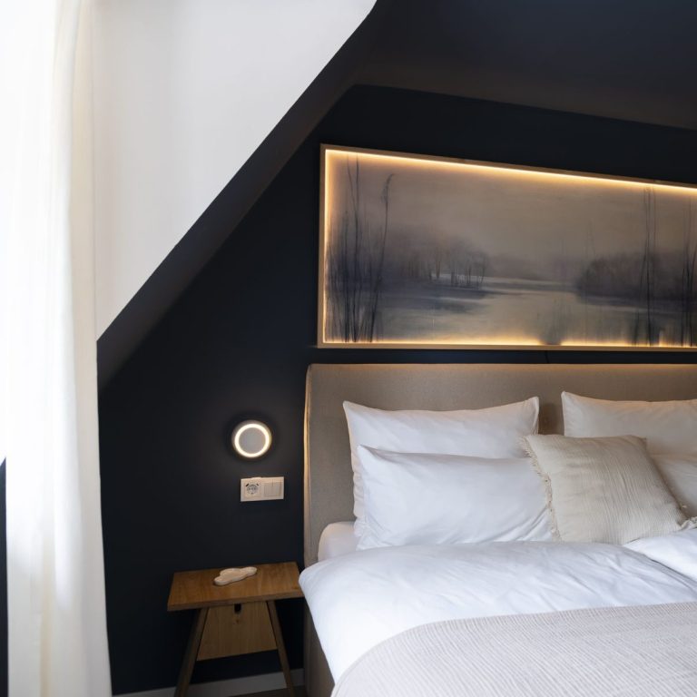 WolkenBlick Schlafzimmer Ferienwohnung WolkenBlick – modernes, lichtdurchflutetes Apartment für 2 Personen in Markt Erlbach, hochwertig ausgestattet.